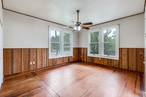 $249,900 | 520 South Pecan Avenue, Luling, TX 78648