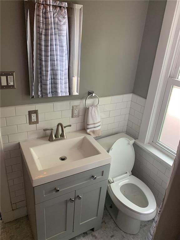 1729 Laketon Road Pittsburgh, PA 15221 - Photo 8 of 9