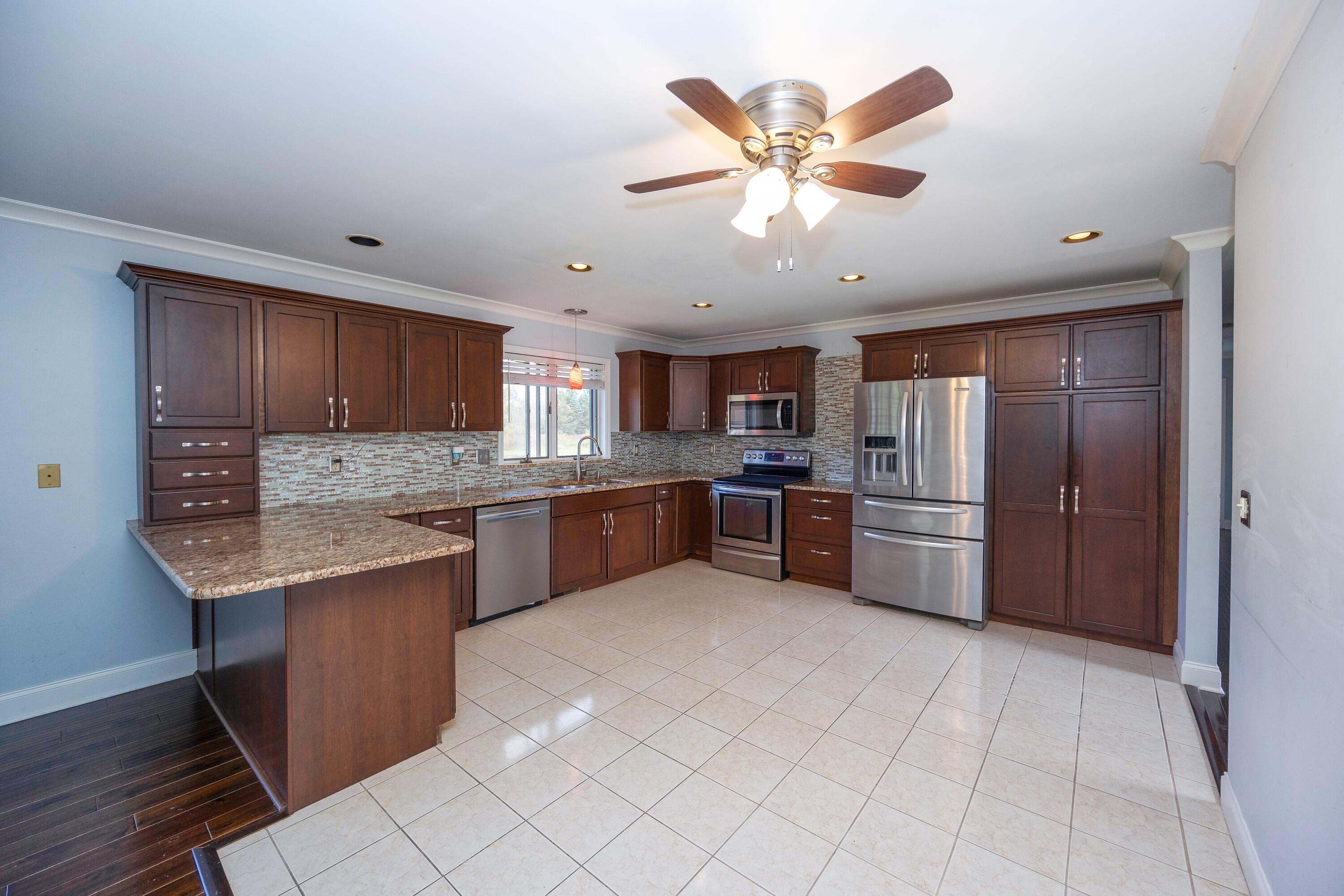 50270 Judd Road Belleville, MI 48111 - Photo 7 of 49 Kitchen 3