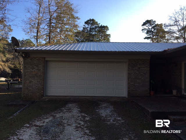 9418 Hammock Road Elberta, AL 36530 - Photo 12 of 16 Garage