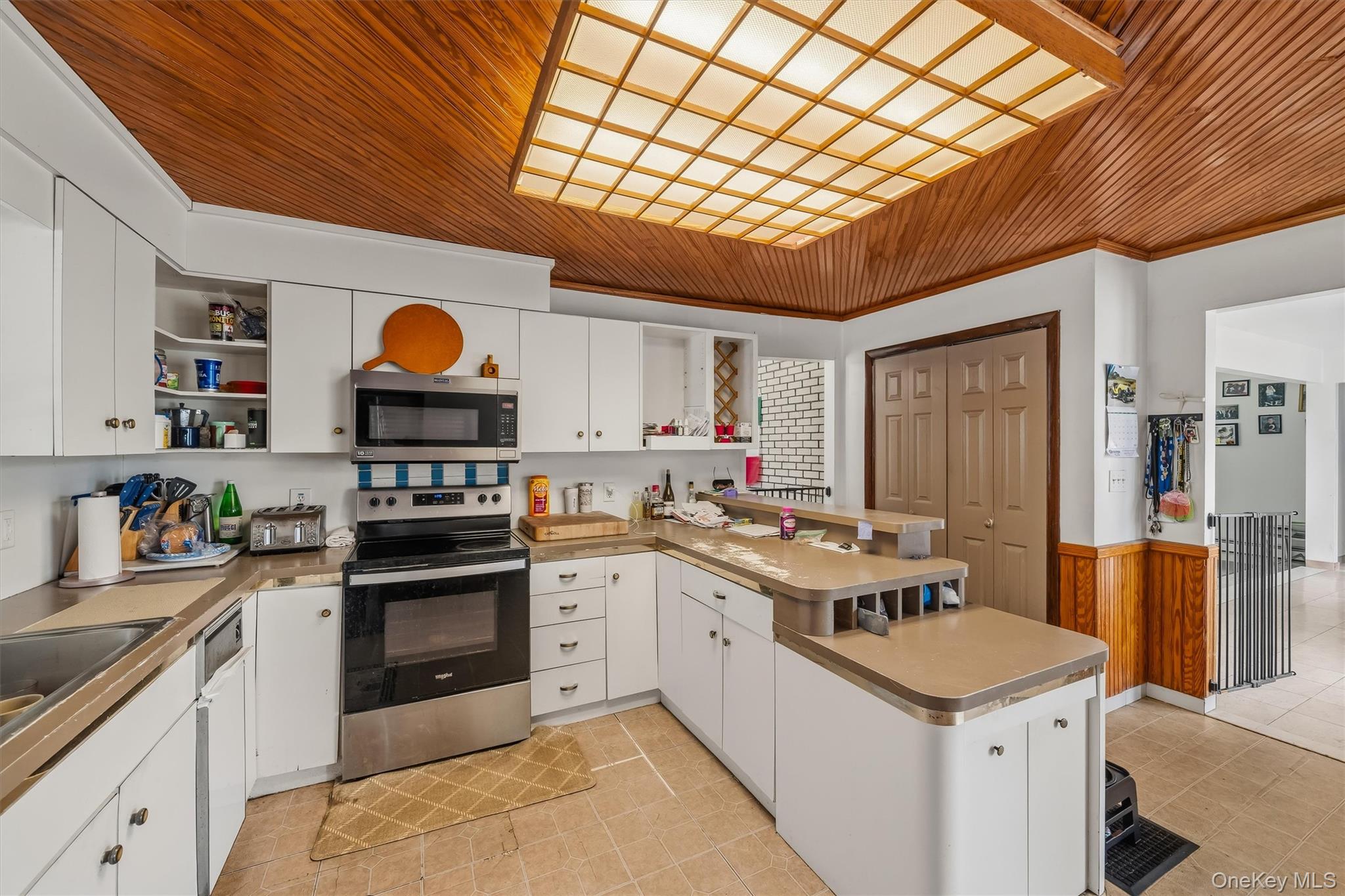9 Carpenter Road Port Jervis, NY 12771 - Photo 8 of 29 Kitchen with breakfast bar