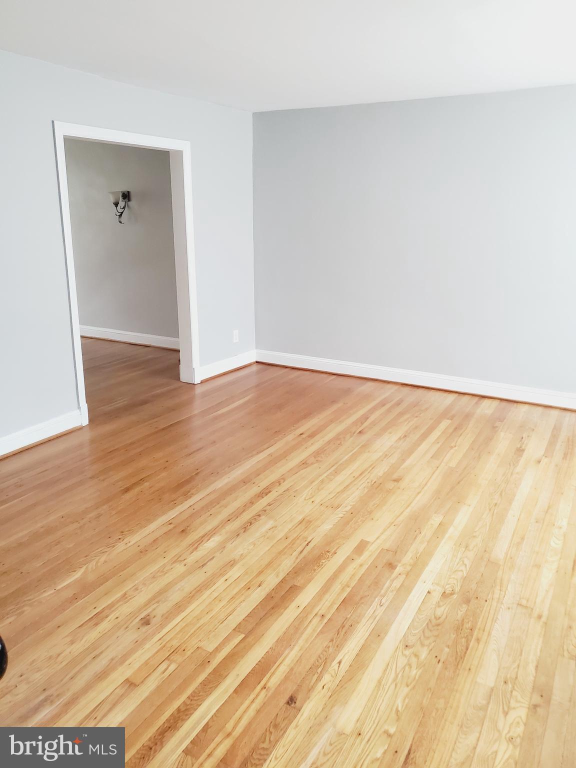1637 Lochwood Road Baltimore, MD 21218 - Photo 4 of 32 Gallery Image 4