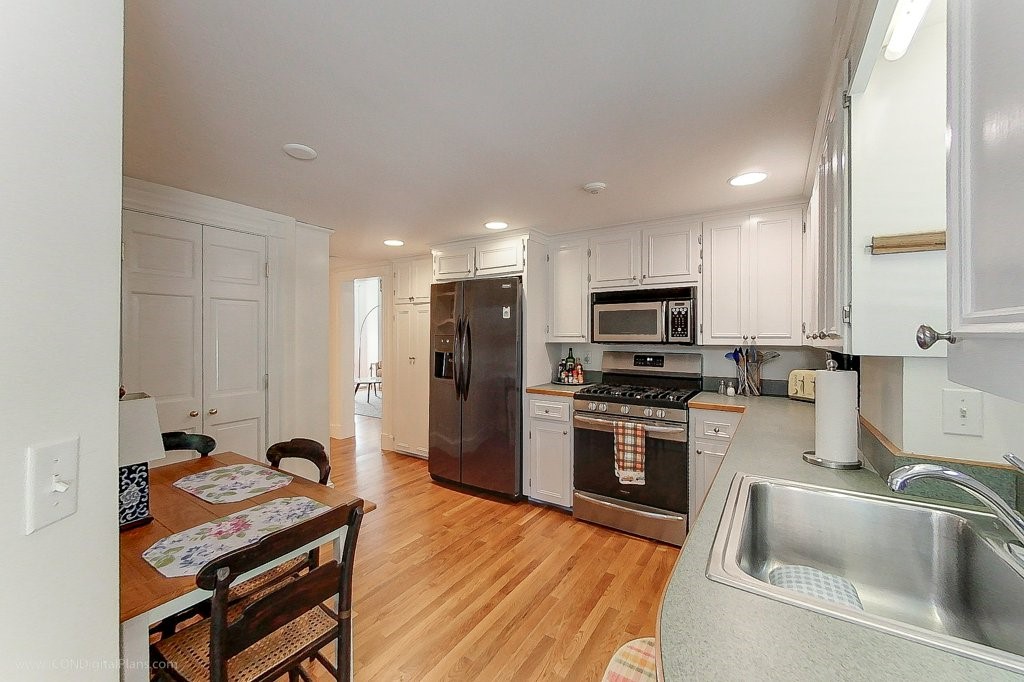 34 Catherine Street, Unit A Newport, RI 02840 - Photo 10 of 16