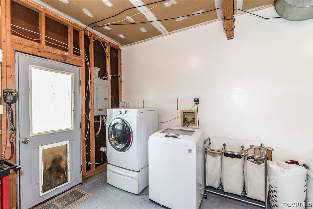 4824 Cedar Cliff Road Chester, VA 23831 - Photo 5 of 50 a utility room with dryer and washer