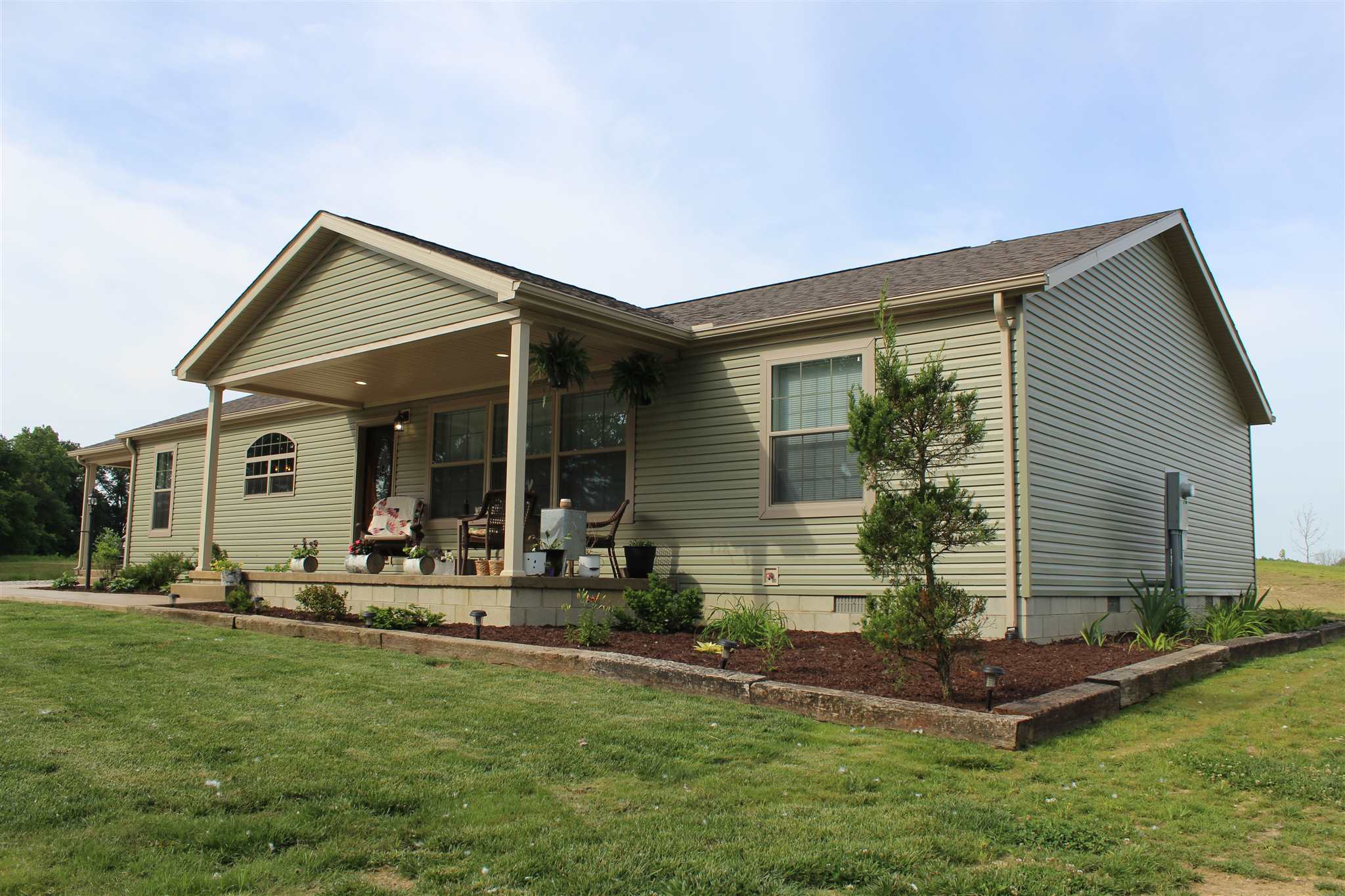 305 East New Hope Road Boonville, IN 47601 - Photo 1 of 36 Gallery Image 1