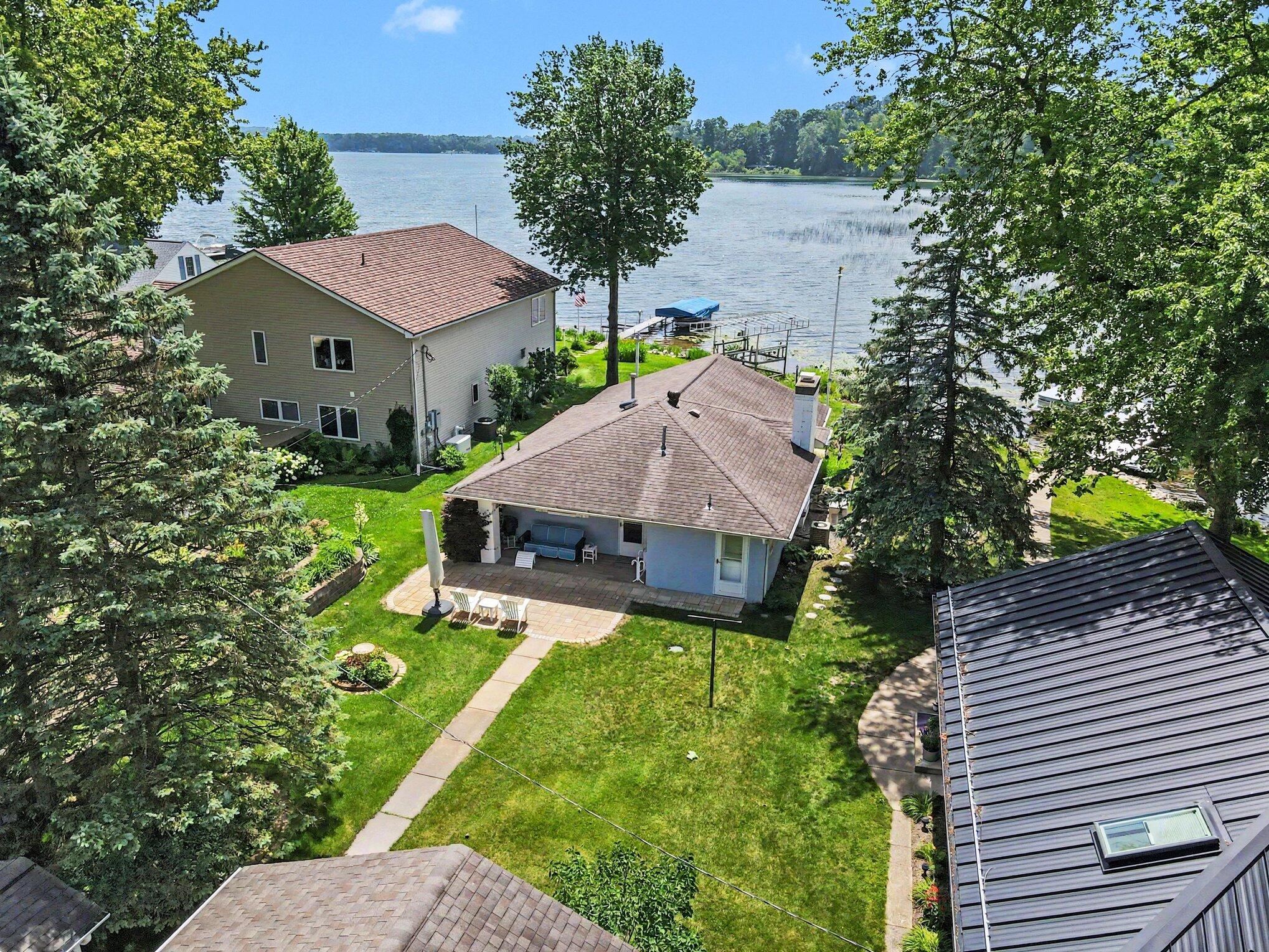 11169 Lakeshore Drive Three Rivers, MI 49093 - Photo 4 of 35 035_file_3102