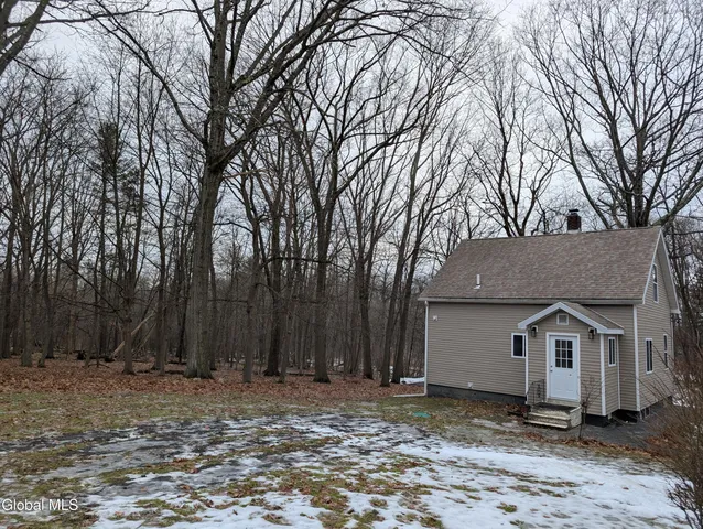 $285,000 | 320 Gasner Avenue, Niskayuna, NY 12304