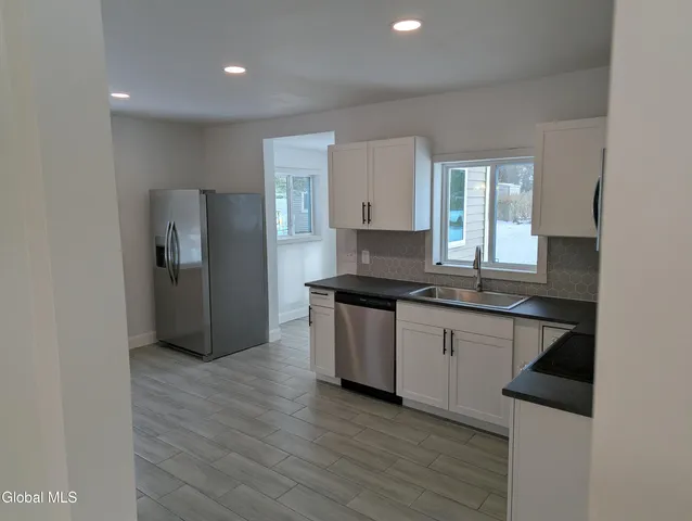 $285,000 | 320 Gasner Avenue, Niskayuna, NY 12304