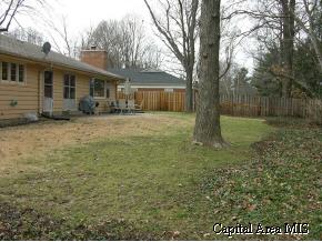 3 Wildwood Road Springfield, IL 62704 - Photo 2 of 9