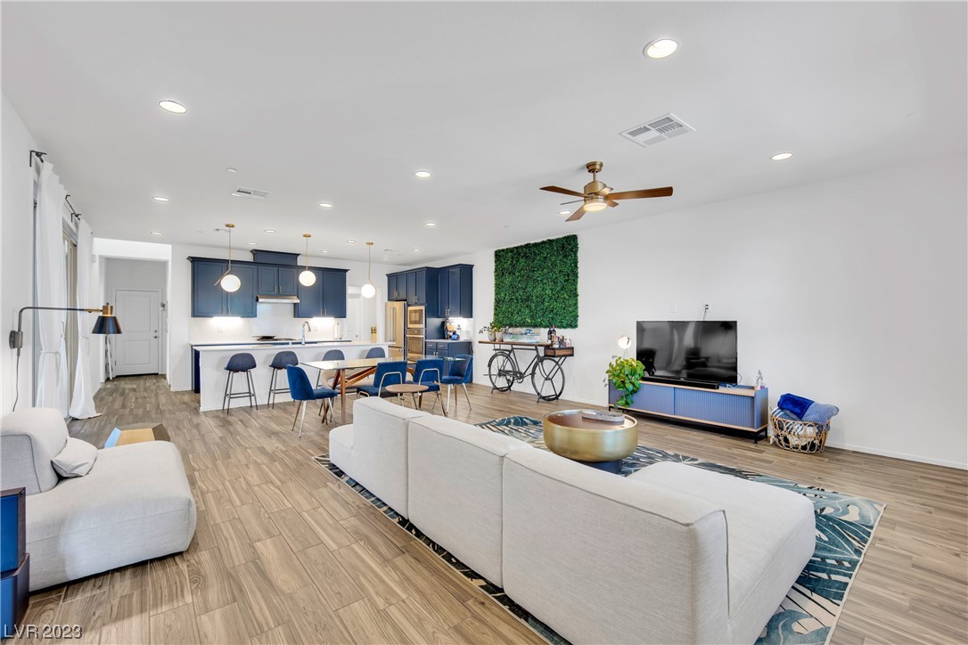 932 East Sunset Road Henderson, NV 89011 - Photo 4 of 46 Gallery Image 4