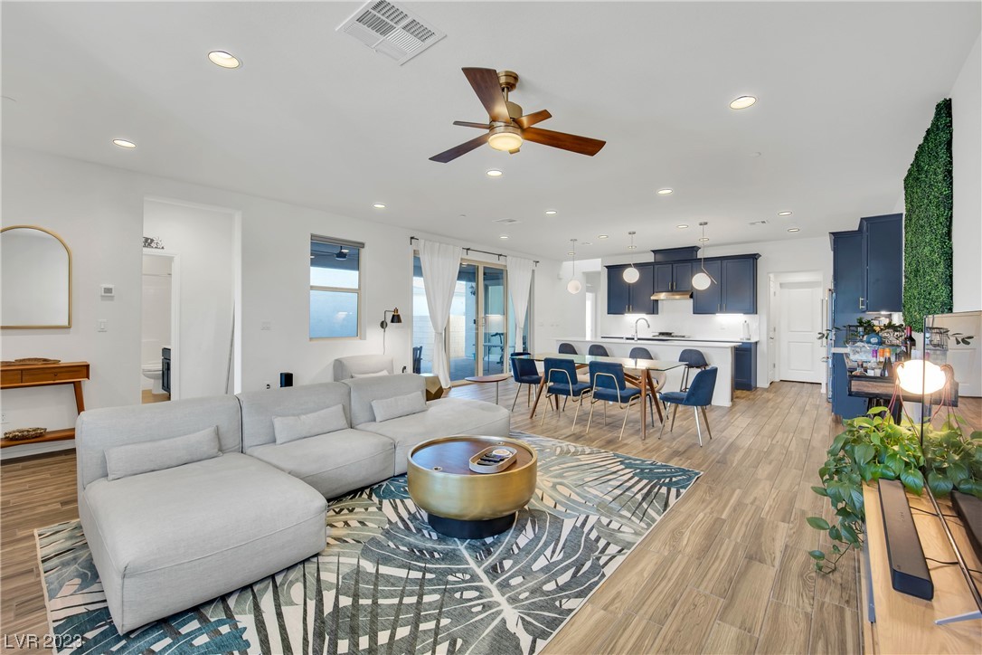 932 East Sunset Road Henderson, NV 89011 - Photo 5 of 46 Gallery Image 5