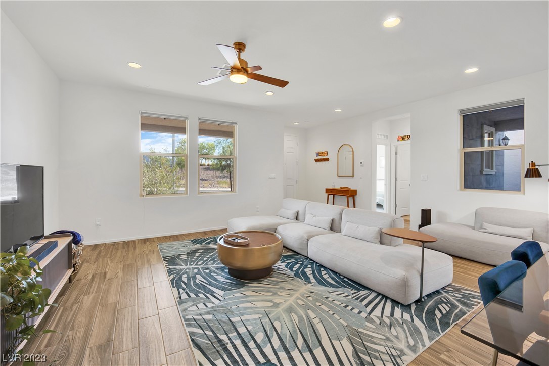 932 East Sunset Road Henderson, NV 89011 - Photo 6 of 46 Gallery Image 6