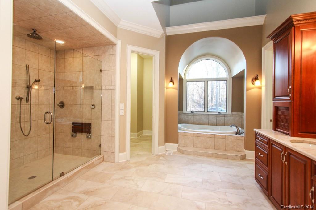 418 Raintree Drive Matthews, NC 28104 - Photo 8 of 24 Gallery Image 8