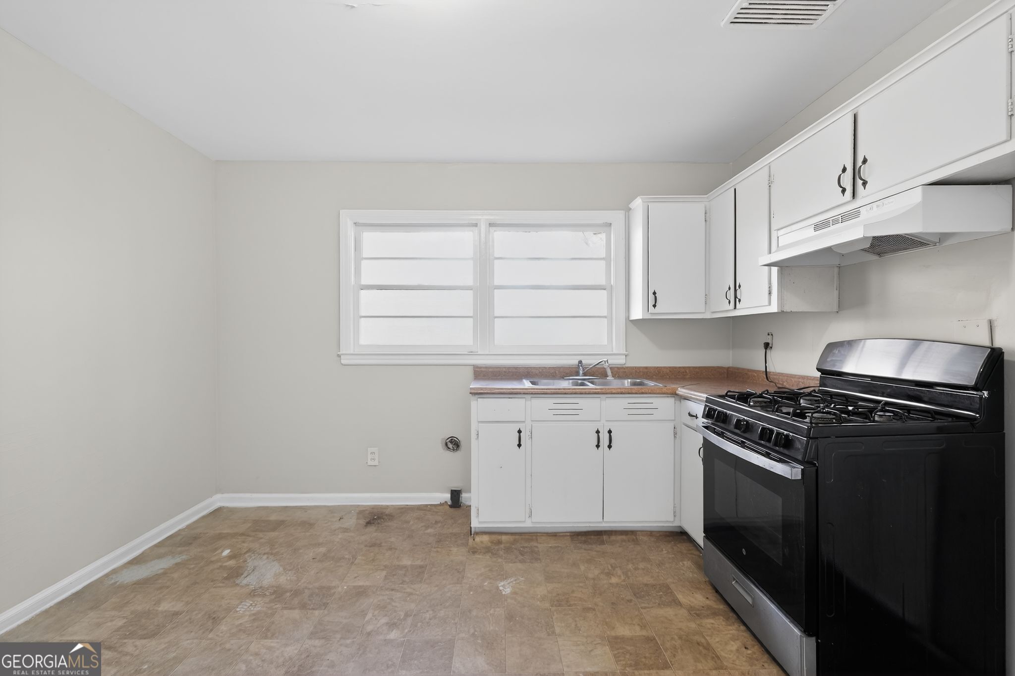 2712 Amelia Avenue Decatur, GA 30032 - Photo 10 of 31