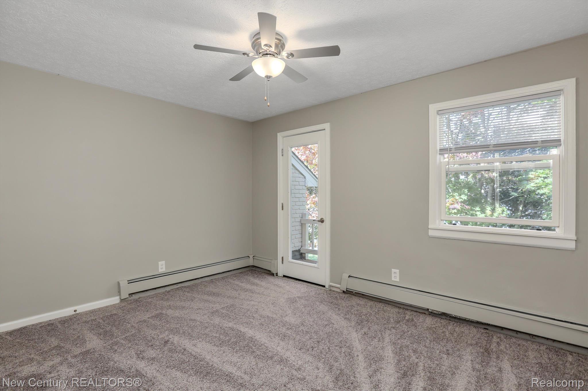 4845 Elizabeth Lake Road Waterford, MI 48327 - Photo 21 of 50