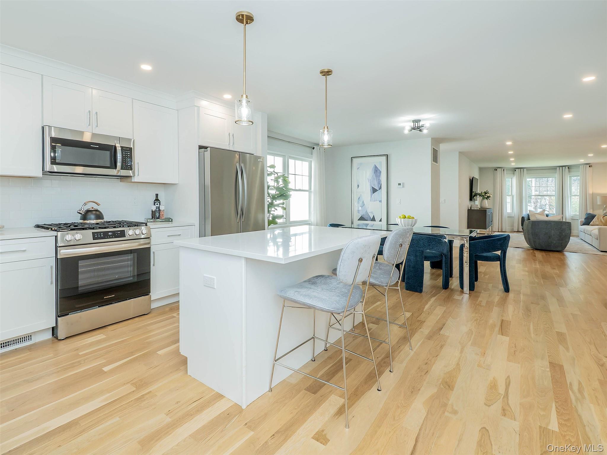 59 Edgewood Road, Unit B Port Washington, NY 11050 - Photo 6 of 20 Gallery Image 6