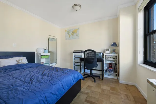 $915,000 | 160 West End Avenue, Unit 25N | Upper West Side