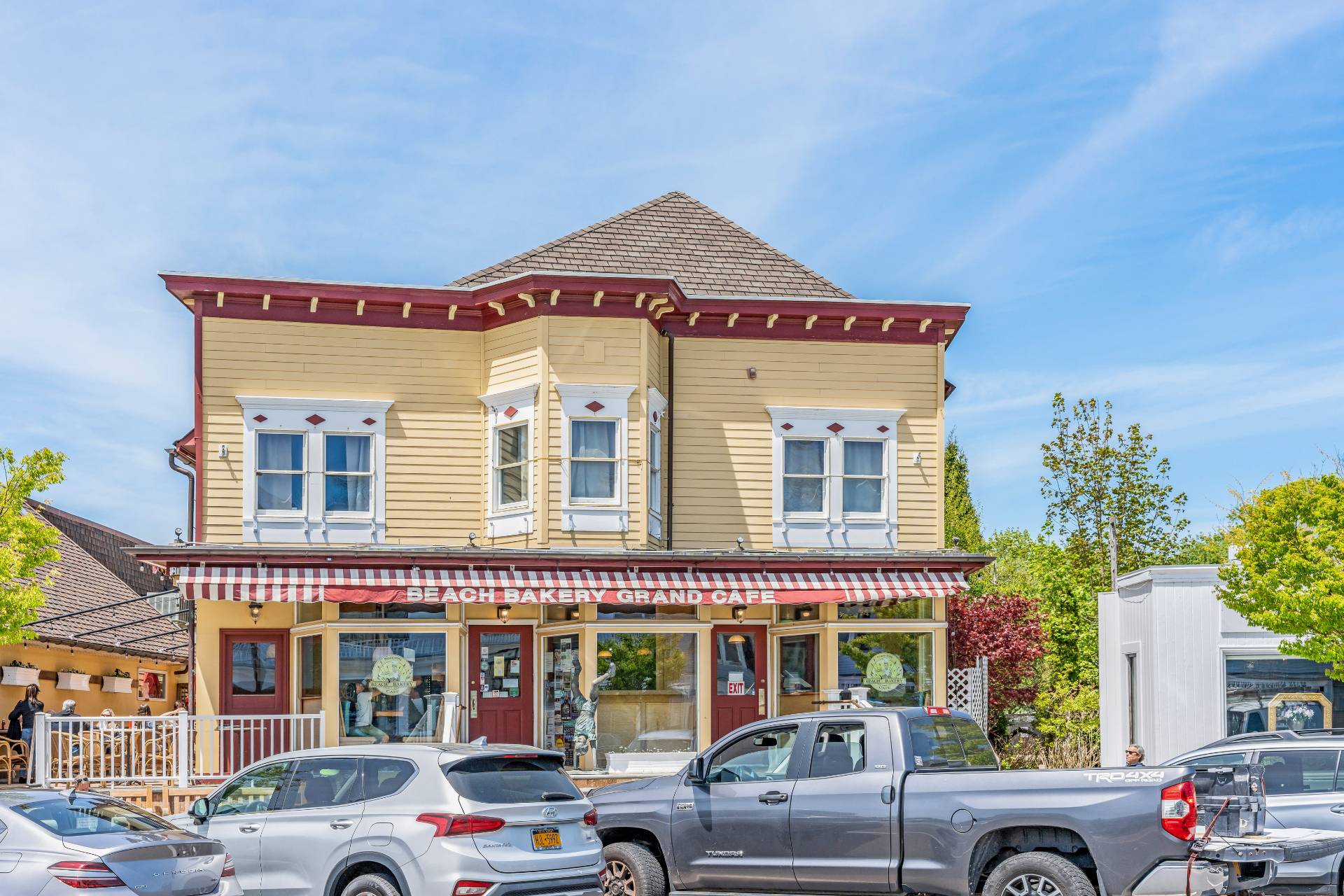 3012 Mitchell Road Westhampton Beach, NY 11978 - Photo 23 of 25 a view of a building with car parked