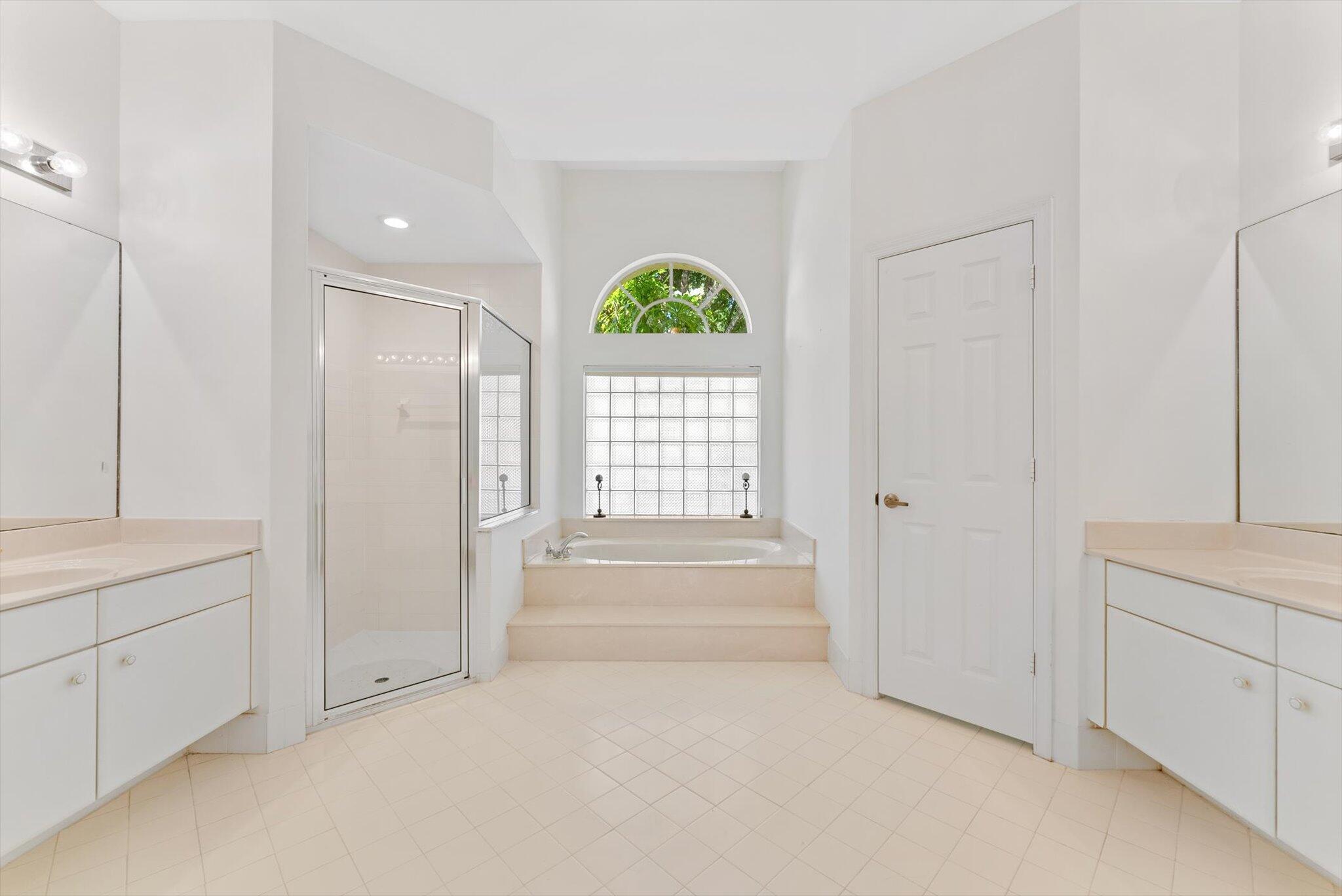 12181 Rockledge Circle Boca Raton, FL 33428 - Photo 18 of 71 Primary Bathroom