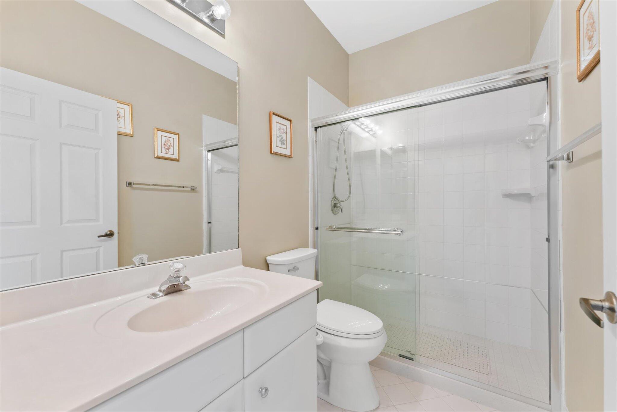 12181 Rockledge Circle Boca Raton, FL 33428 - Photo 27 of 71 Full Guest Bathroom