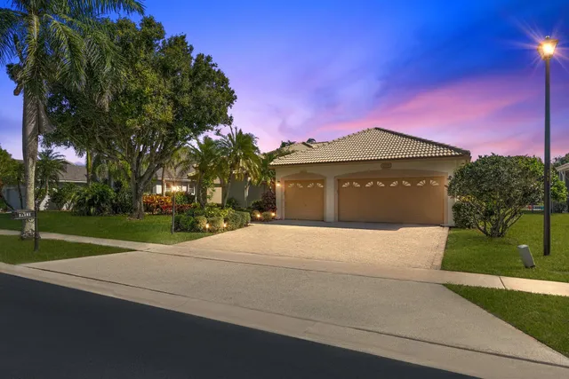a view of a swimming pool with a sitting space