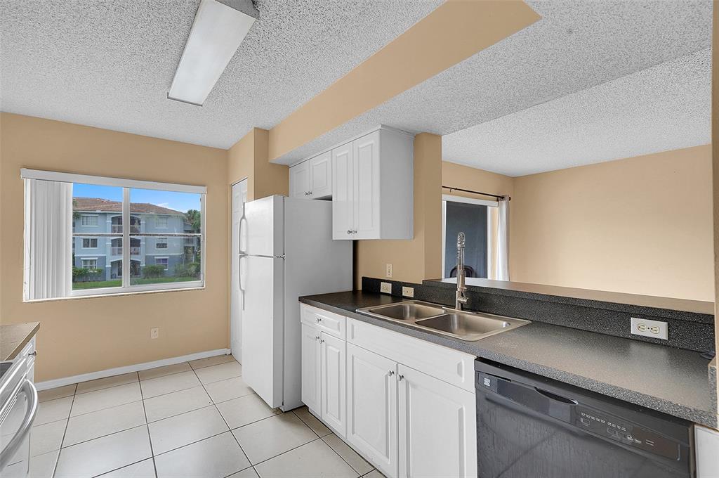 9645 Northwest 1st Court, Unit 1210 Pembroke Pines, FL 33024 - Photo 13 of 42