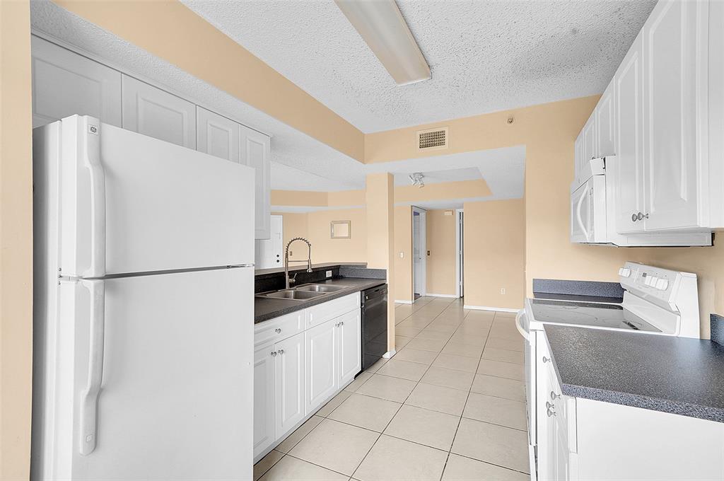 9645 Northwest 1st Court, Unit 1210 Pembroke Pines, FL 33024 - Photo 15 of 42