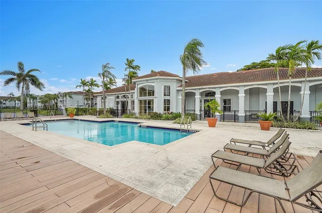 $340,000 | 9645 Northwest 1st Court, Unit 1210, Pembroke Pines, FL 33024