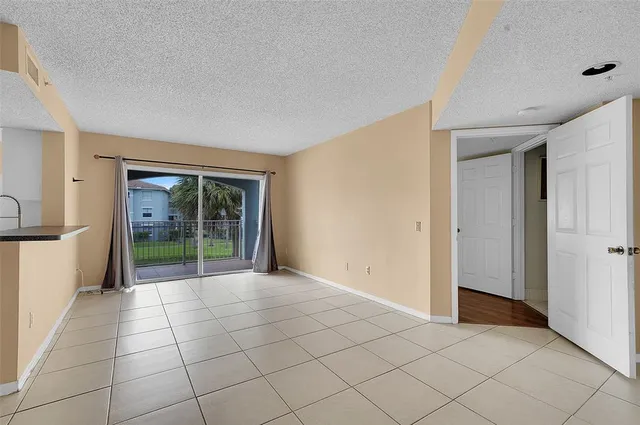 $340,000 | 9645 Northwest 1st Court, Unit 1210, Pembroke Pines, FL 33024