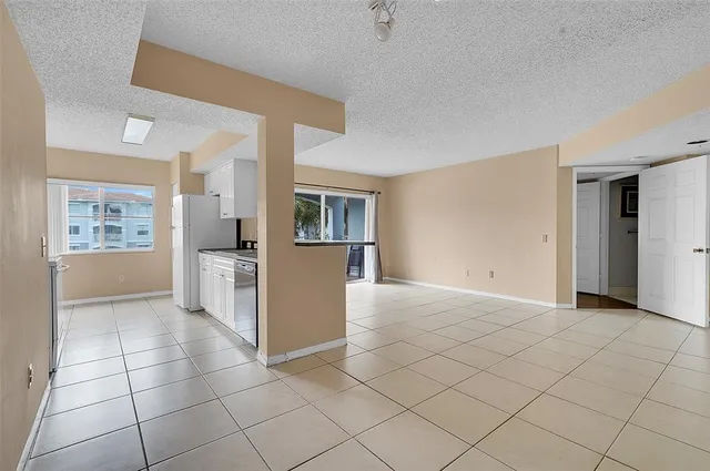 $340,000 | 9645 Northwest 1st Court, Unit 1210, Pembroke Pines, FL 33024
