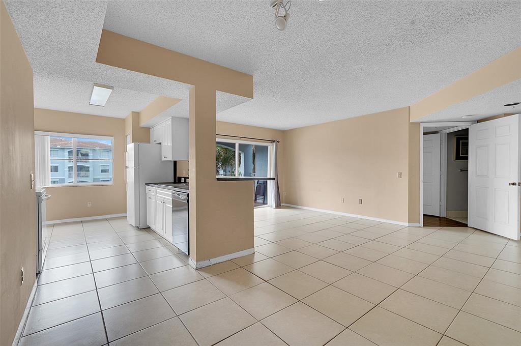 9645 Northwest 1st Court, Unit 1210 Pembroke Pines, FL 33024 - Photo 10 of 42