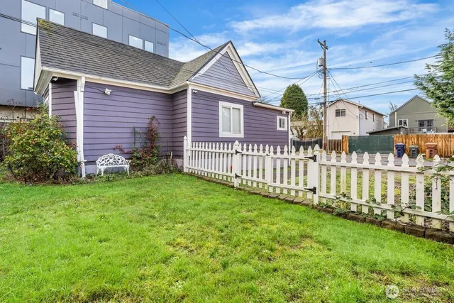 $370,000 | 1916 Martin Luther King Junior Way, Tacoma, WA 98405