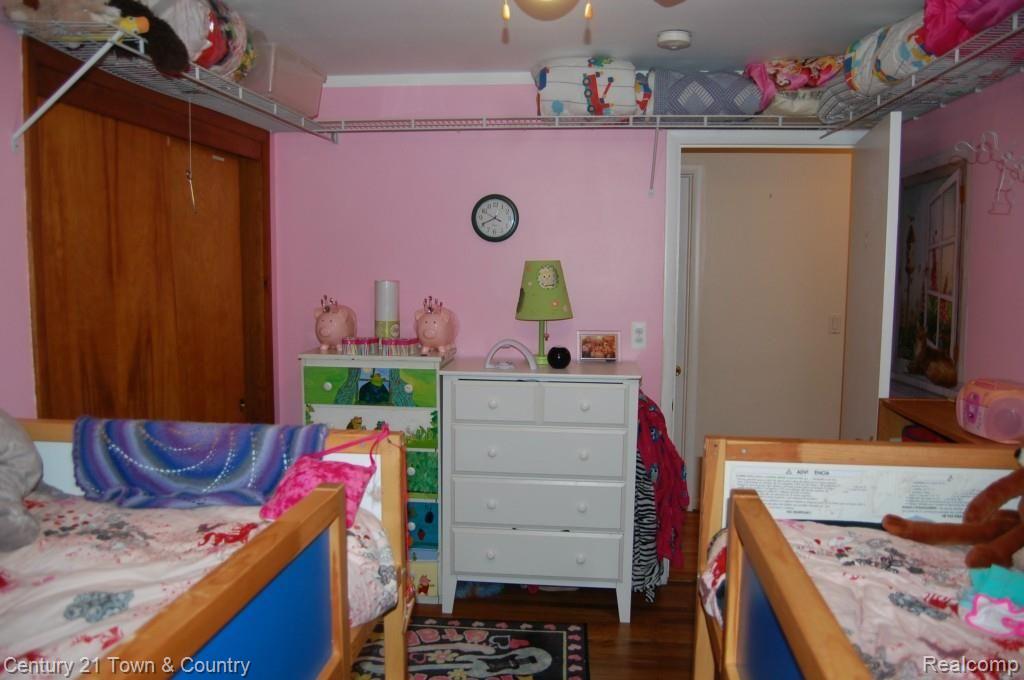 211 Arizona Avenue Rochester, MI 48309 - Photo 24 of 41 Bedroom 2.jpg