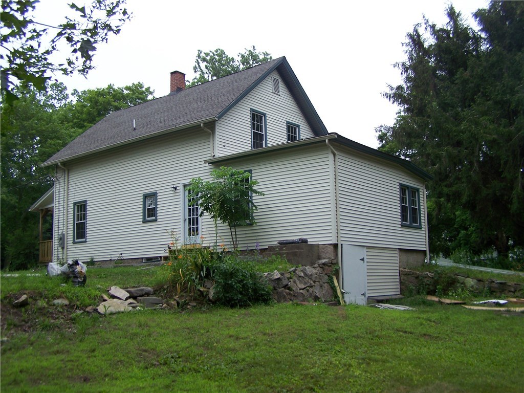 39 Spring Street Hopkinton, RI 02832 - Photo 4 of 19