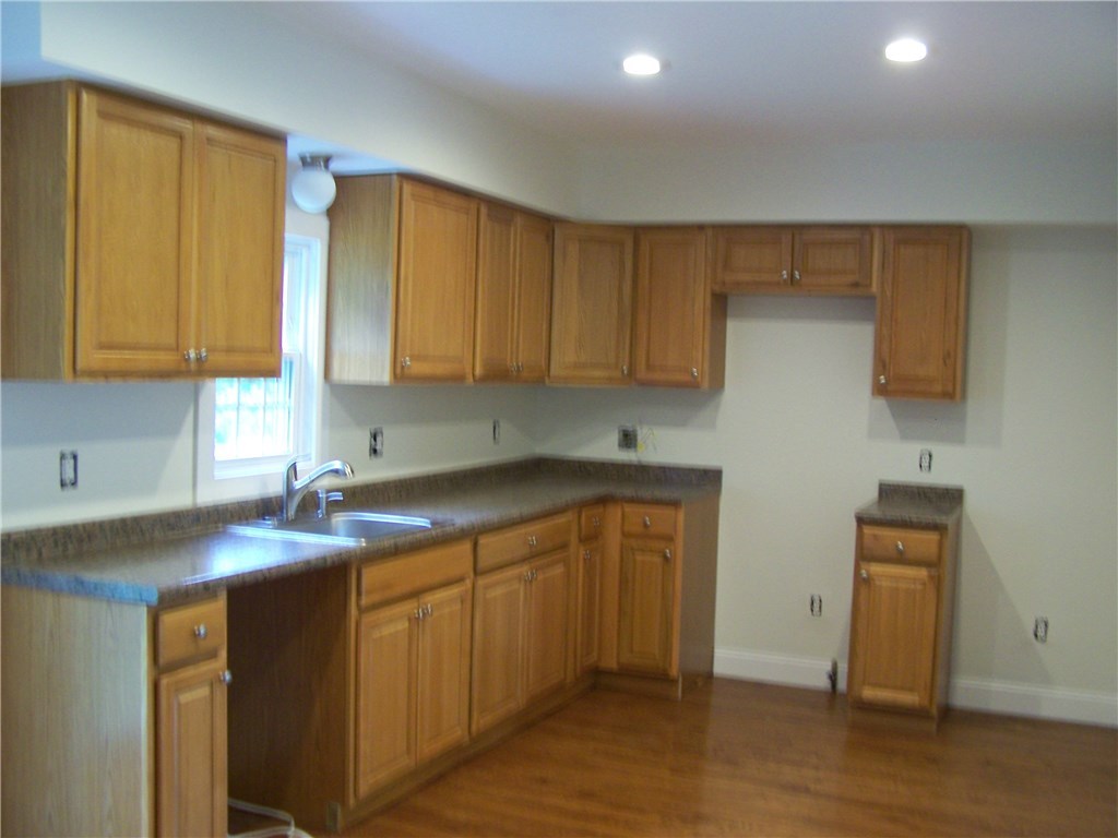 39 Spring Street Hopkinton, RI 02832 - Photo 10 of 19