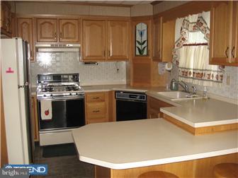 12225 Rambler Road Philadelphia, PA 19154 - Photo 2 of 11 Kitchen