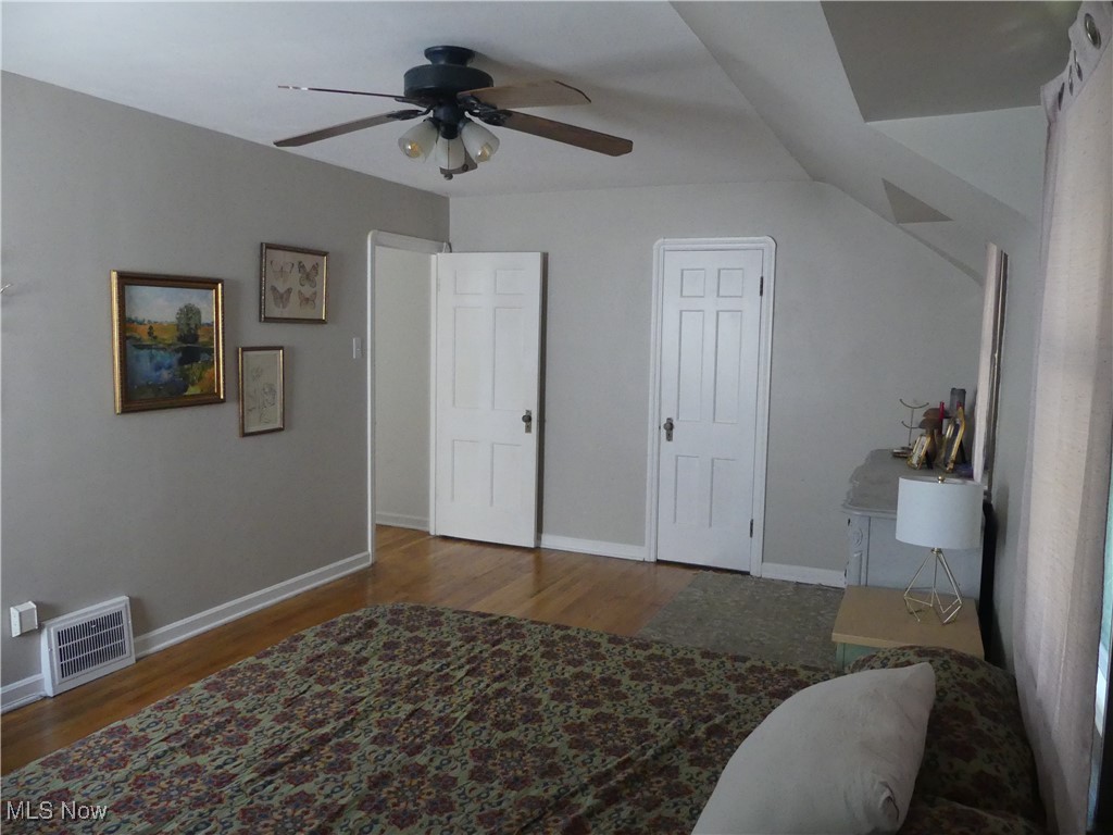 1215 Haselton Road Cleveland Heights, OH 44121 - Photo 11 of 16 Master