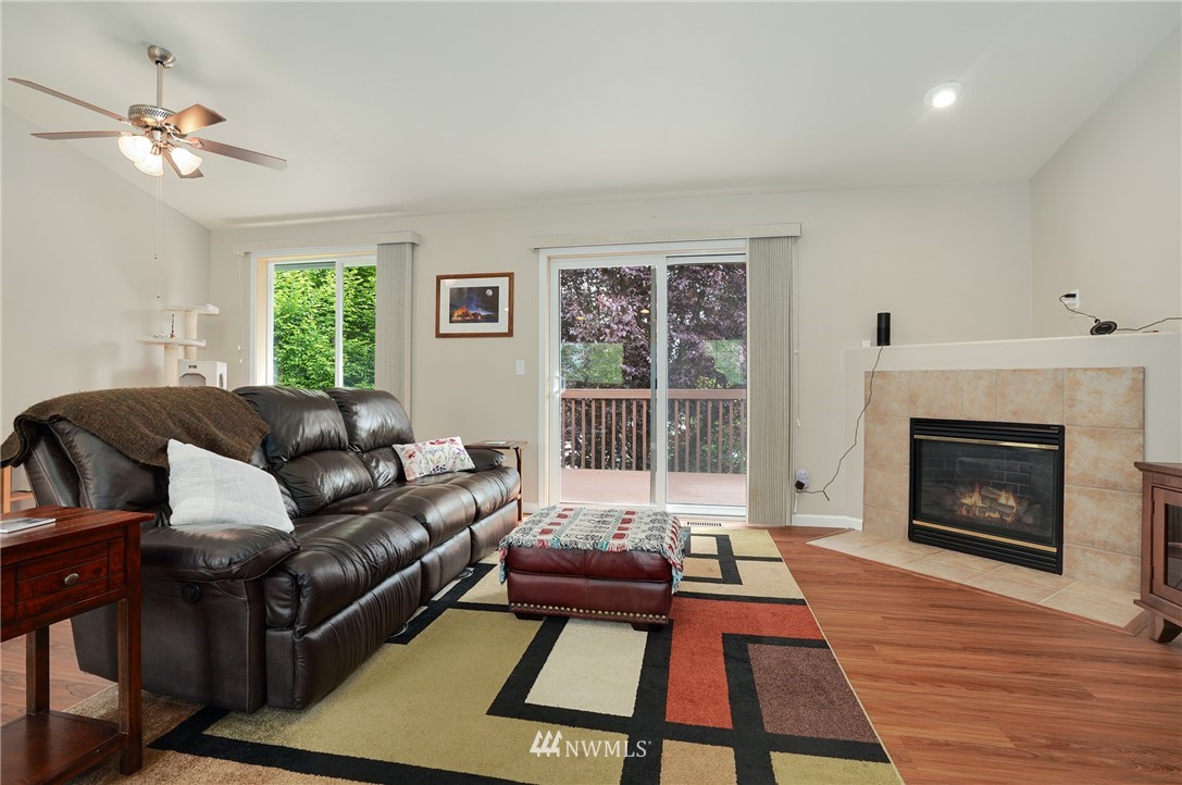 6711 Lower Ridge Road Everett, WA 98203 - Photo 2 of 24