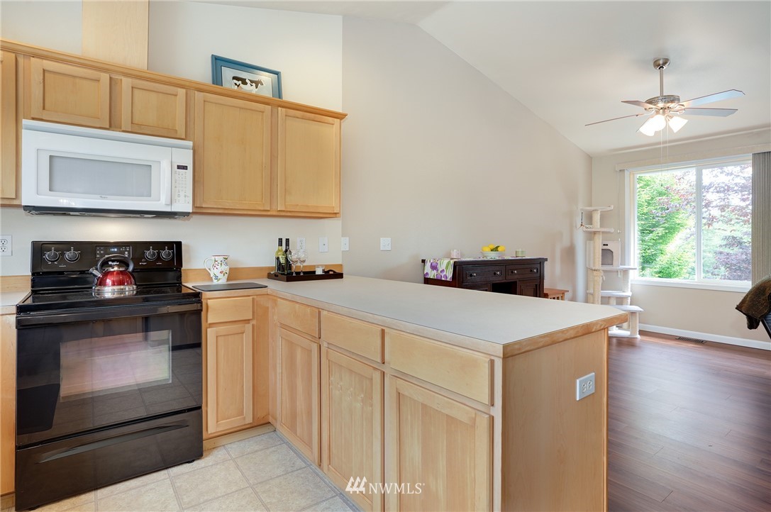 6711 Lower Ridge Road Everett, WA 98203 - Photo 7 of 24