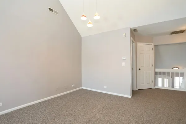 $277,900 | 397 Waterford Court, Carol Stream, IL 60188