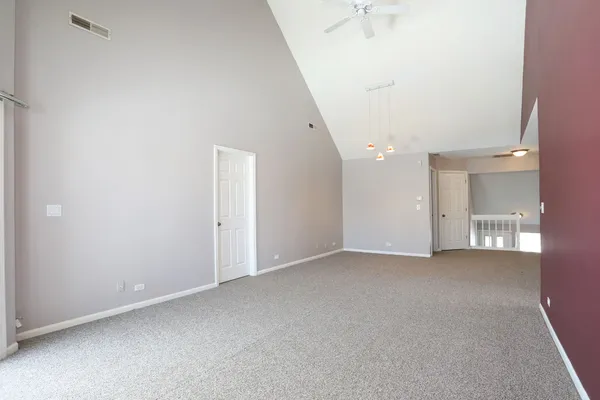 $277,900 | 397 Waterford Court, Carol Stream, IL 60188