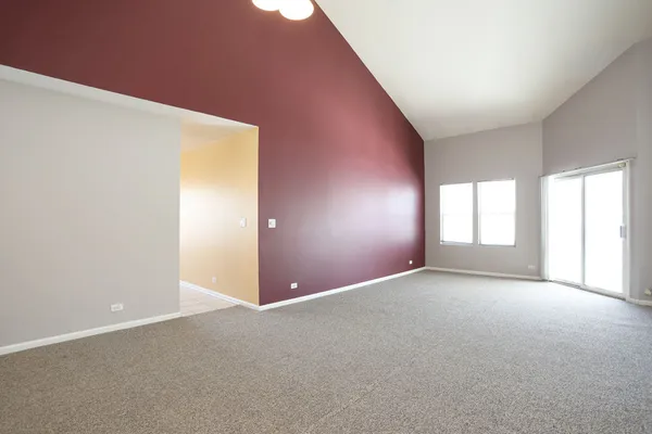 $277,900 | 397 Waterford Court, Carol Stream, IL 60188