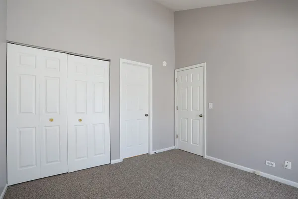 $277,900 | 397 Waterford Court, Carol Stream, IL 60188