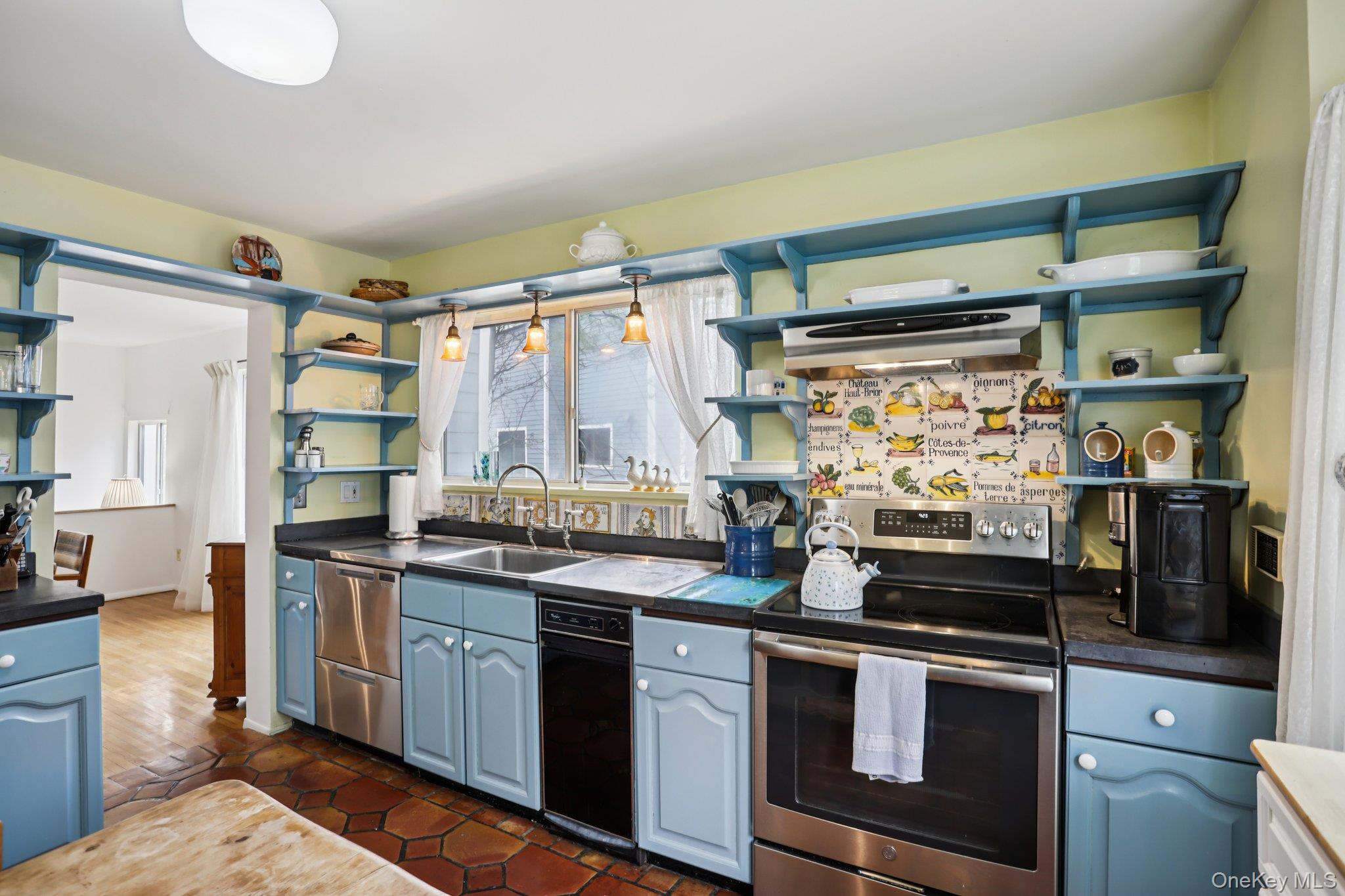 116 Valleyview Road Irvington, NY 10533 - Photo 13 of 45