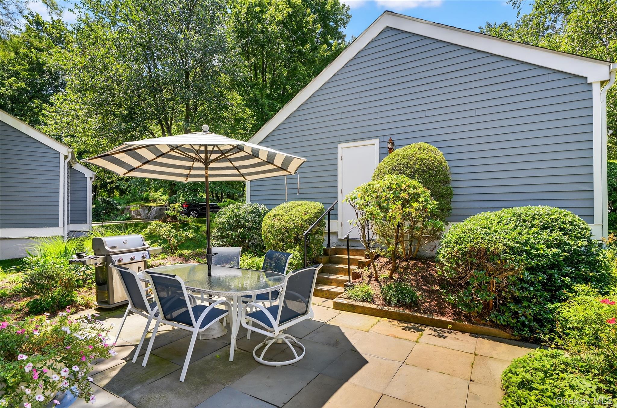 116 Valleyview Road Irvington, NY 10533 - Photo 4 of 45