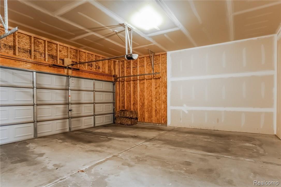 3058 Fantail Court Rochester, MI 48309 - Photo 23 of 43 024-2693517-medium.jpg