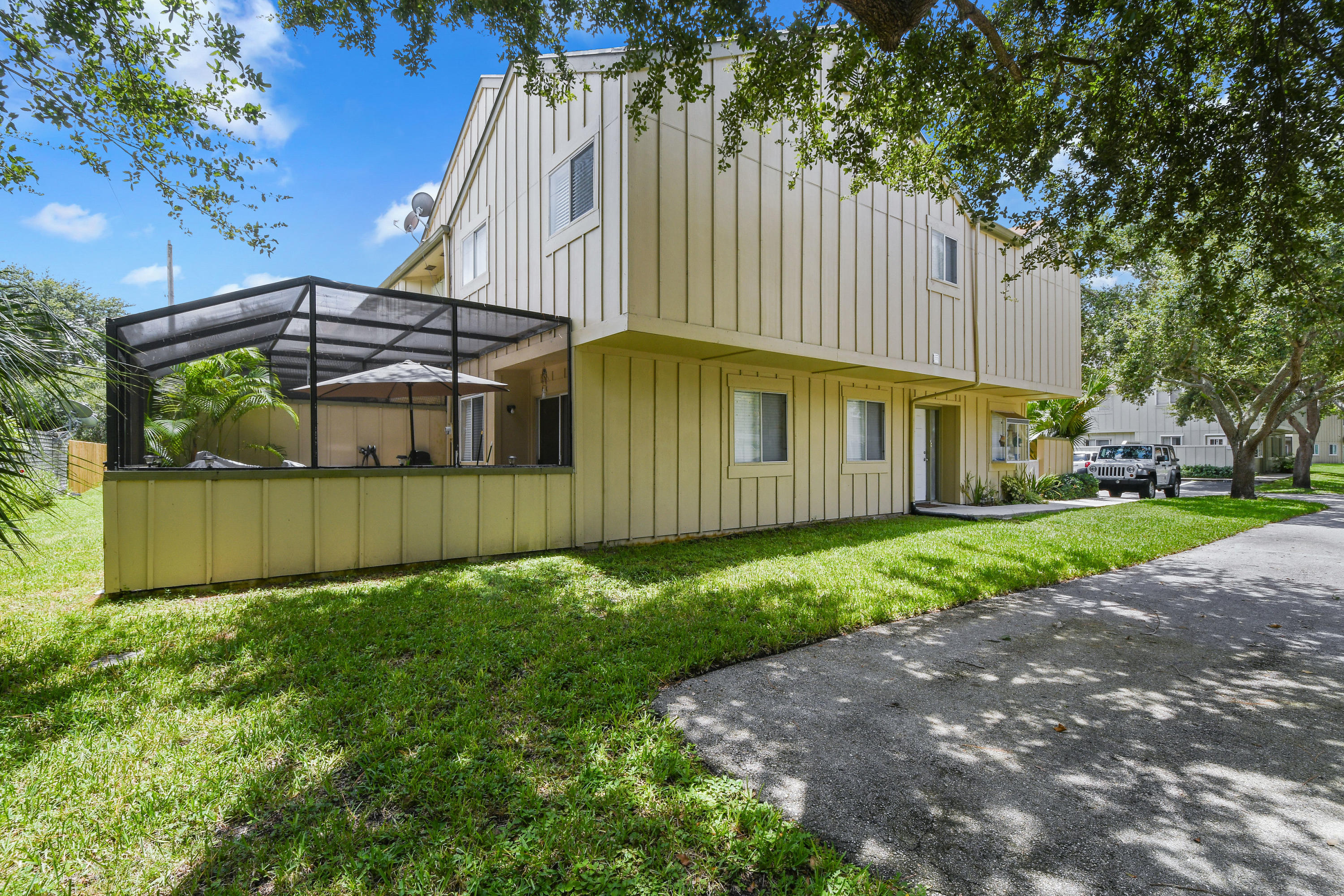 6174 Riverwalk Lane, Unit 1 Jupiter, FL 33458 - Photo 2 of 23 6174RiverwalkLane#1_15
