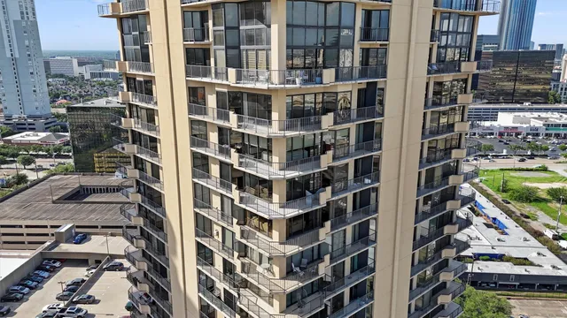 $265,000 | 3350 McCue Road, Unit 2301, Houston, TX 77056