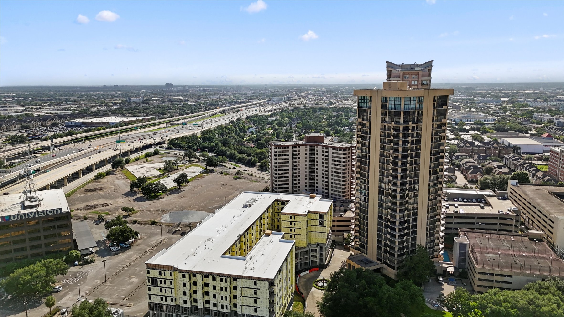 3350 McCue Road, Unit 2301 Houston, TX 77056 - Photo 27 of 31 an aerial view of a city