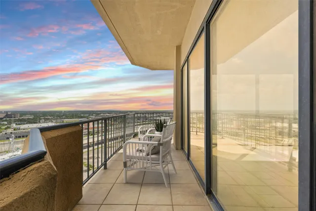 $265,000 | 3350 McCue Road, Unit 2301, Houston, TX 77056